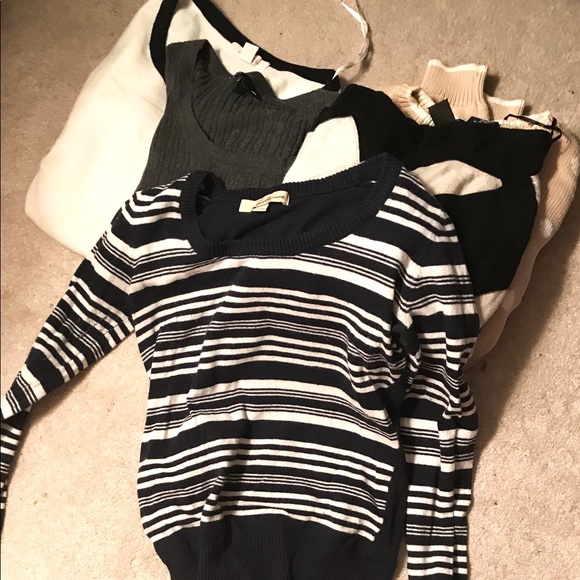 Huge LIKE NEW Sweater Lot ! - Picture 4 of 5